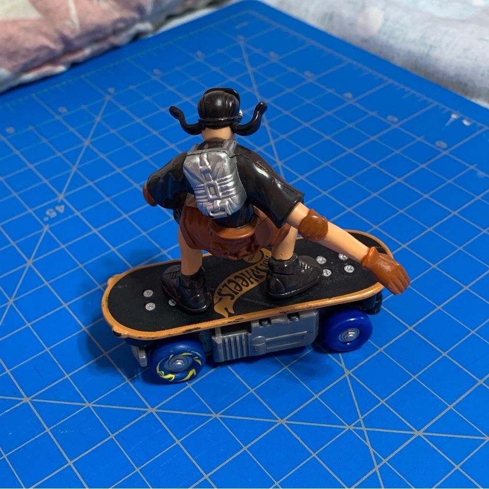 Vintage 1999 Hotwheels Extreme Skateboard Dude toy - Picture 4 of 4